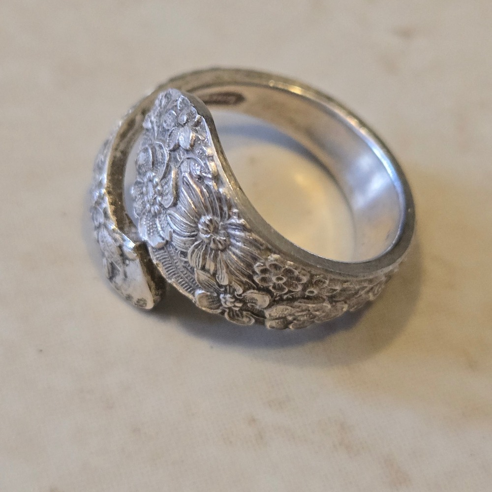 Alvin Sterling Silver Spoon Ring Vintage Floral Repousse Bypass Wrap Band 7